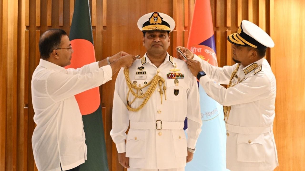 প্রধানমন্ত্রীর সঙ্গে নবনিযুক্ত নৌবাহিনী প্রধানের সৌজন্য সাক্ষাৎ