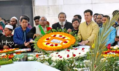 বেগম খালেদা জিয়ার কবরে মফস্বল সাংবাদিক এসোসিয়েশনের পুষ্পস্তবক অর্পণ ও দোয়া অনুষ্ঠিত