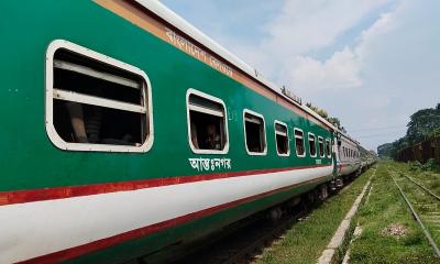 আশুগঞ্জ তালশহরে অল্পের জন্য বড় দুর্ঘটনা থেকে রক্ষা পেল কালনী এক্সপ্রেস