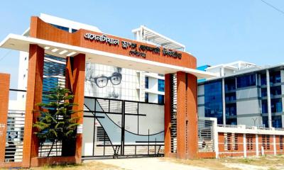 নতুন ব্যবস্থাপনায় যেভাবে ঘুরে দাঁড়াচ্ছে এসেনসিয়াল ড্রাগস