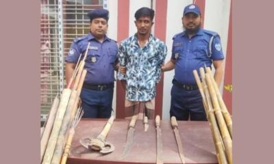 অস্ত্রসহ যুবক গ্রেপ্তার