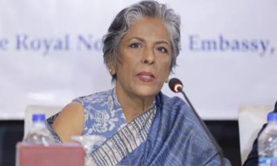 বুধবার মাতৃভূমিতে আসছেন উপদেষ্টা শারমীন এস মুরশিদ
