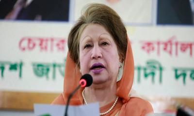 খালেদা জিয়ার সঙ্গে গণপূর্ত উপদেষ্টা ও রাজউক চেয়ারম্যানের সাক্ষাৎ