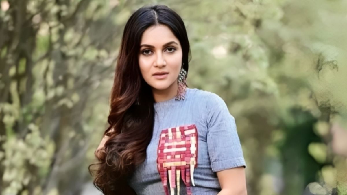 ডক্টরেট ডিগ্রি পেলেন মিথিলা